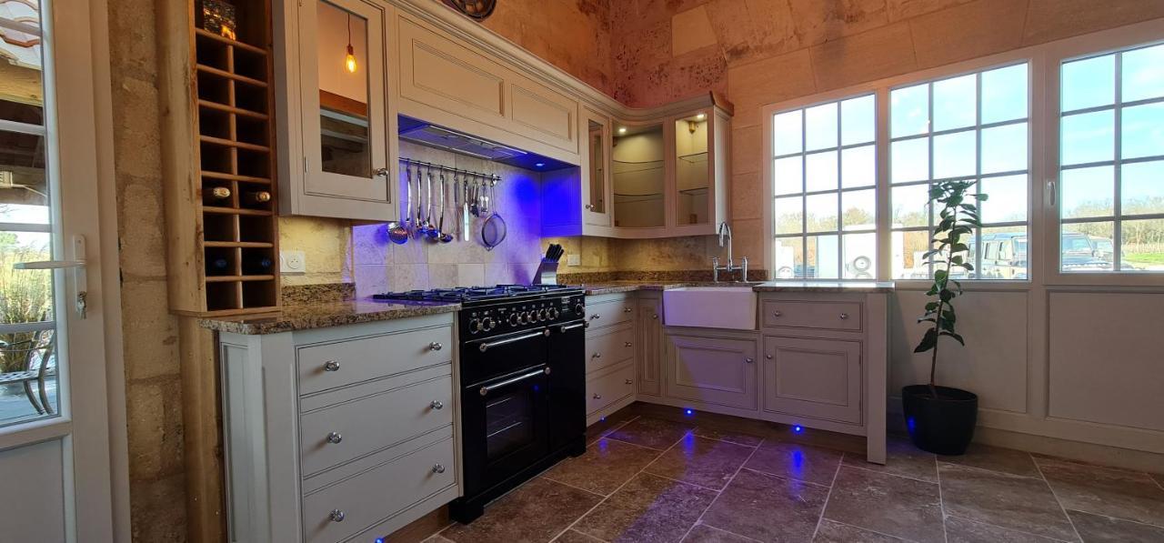 Dom Peyreton Prestige Cottages Set In A Charming Wine Property Villegouge Dış mekan fotoğraf